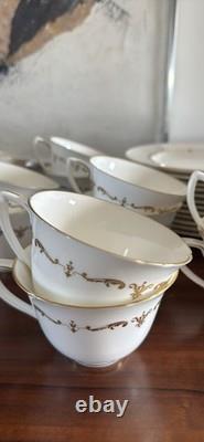 Vintage Royal Worcester Fine Bone China England Gold Chantilly Service for 12