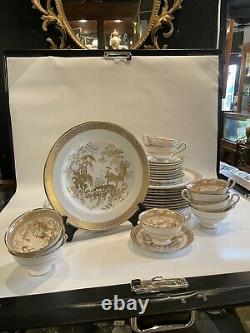 Vintage Spode Copeland China England 30 Pc. Dinnerware Set Plates Cups Saucers