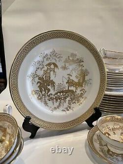Vintage Spode Copeland China England 30 Pc. Dinnerware Set Plates Cups Saucers