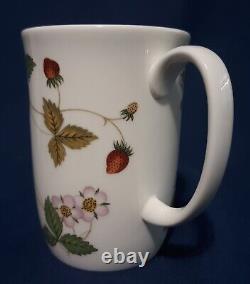 Vintage Wedgwood Bone China Coffee/Tea Cup. Wild Stawberry Pattern. Set Of 4