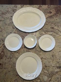 Vintage Wedgwood Osier White Lattice Creamware 18-Piece Set Made In England Rare