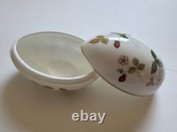 WEDGWOOD 12-Piece WILD STRAWBERRY Bone China Tea Coffee Plates Set