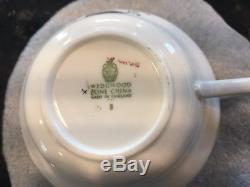 WEDGWOOD BONE CHINA ENGLAND PARTRIDGE IN A PEAR TREE SET of 8 plus extra
