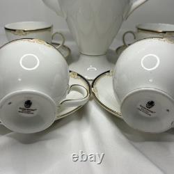 WEDGWOOD Bone China CAVENDISH PATTERNMADE IN ENGLAND Teapot 4 Saucers and cups