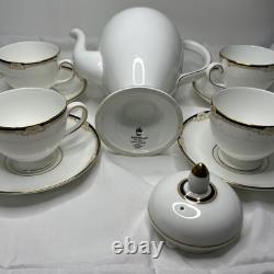 WEDGWOOD Bone China CAVENDISH PATTERNMADE IN ENGLAND Teapot 4 Saucers and cups