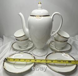 WEDGWOOD Bone China CAVENDISH PATTERNMADE IN ENGLAND Teapot 4 Saucers and cups