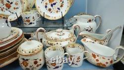 Wedgewood! 9th Century Japan Creamware Imari China 38 pieces