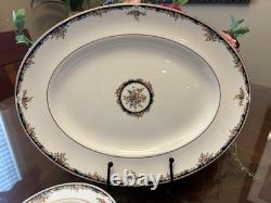 Wedgewood Bone China, England Set 11pcs Pattern Osborne
