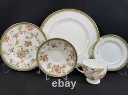 Wedgewood OBERON Bone China(1)5 piece place settingMade In EnglandPerfect