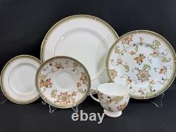 Wedgewood OBERON Bone China(1)5 piece place settingMade In EnglandPerfect