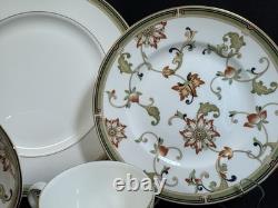 Wedgewood OBERON Bone China(1)5 piece place settingMade In EnglandPerfect