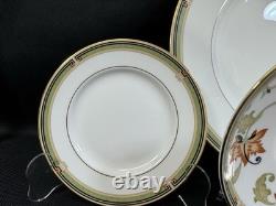 Wedgewood OBERON Bone China(1)5 piece place settingMade In EnglandPerfect