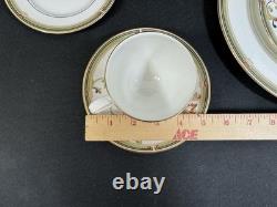 Wedgewood OBERON Bone China(1)5 piece place settingMade In EnglandPerfect
