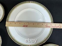 Wedgewood OBERON Bone China(1)5 piece place settingMade In EnglandPerfect