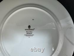 Wedgewood OBERON Bone China(1)5 piece place settingMade In EnglandPerfect
