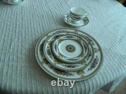 Wedgwood Bone China Columbia #W595 Dinnerware Set for (8)