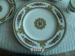 Wedgwood Bone China Columbia #W595 Dinnerware Set for (8)