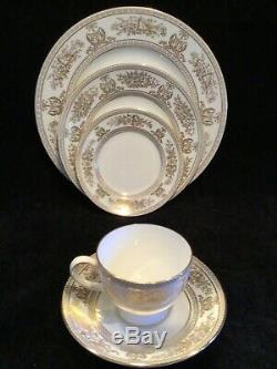 Wedgwood Bone China Gold Columbia Made in England (12) 5-Piece Place Settings