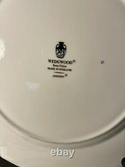 Wedgwood Bone China Made in England Amherst set of 6 Dinner plate 10 3/8 platin