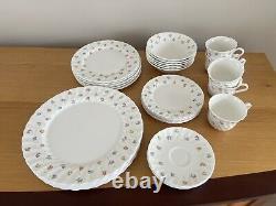 Wedgwood Cascade England 35 Piece Dinner Set Bone China