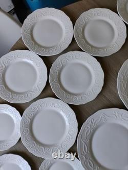 Wedgwood England Dinnerware Set Service for 6 24 Pieces White Plates