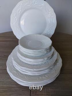 Wedgwood England Dinnerware Set Service for 6 24 Pieces White Plates