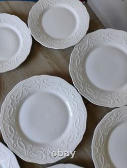 Wedgwood England Dinnerware Set Service for 6 24 Pieces White Plates