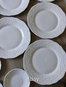 Wedgwood England Dinnerware Set Service for 6 24 Pieces White Plates