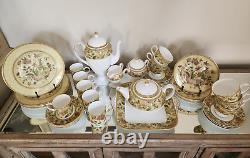 Wedgwood Floral Tapestry 41 Piece Bone China Dinner Set Made in England