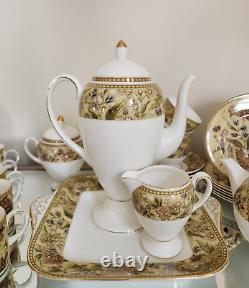 Wedgwood Floral Tapestry 41 Piece Bone China Dinner Set Made in England