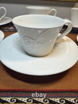 Wedgwood Nature Teacup And Saucer Set Of 16 PCs Bone China 1759 England