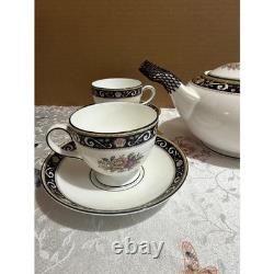 Wedgwood Runnymede Blue Teapot 4 Teacups Saucers Set W4472 Bone China England