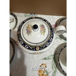 Wedgwood Runnymede Blue Teapot 4 Teacups Saucers Set W4472 Bone China England