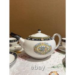 Wedgwood Runnymede Blue Teapot 4 Teacups Saucers Set W4472 Bone China England