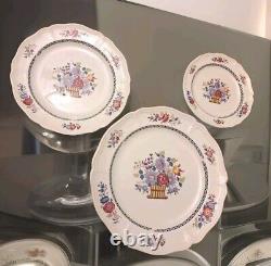 Wedgwood Set Of China 6 Place Settings NM923 Of Etruria Barlaston England