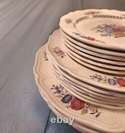 Wedgwood Set Of China 6 Place Settings NM923 Of Etruria Barlaston England