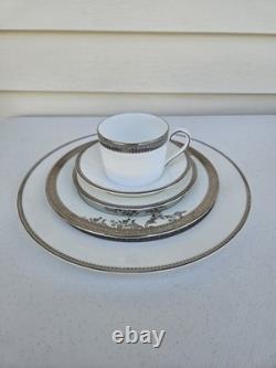 Wedgwood Vera Wang China Lace Gold 5-Piece Place Setting New