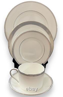 Wedgwood Vera Wang GROSGAIN Fine Bone China England 2 Place Settings Excellent