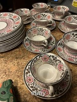 Wedgwood Vintage Dessert Service 12 Plates & 8 Cup/saucer Sets RARE PATTERN MINT