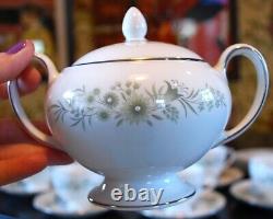 Wedgwood WESTBURY Tea Set For 7 (23 Pc) Cups, Saucers Plates + Creamer & Sugar