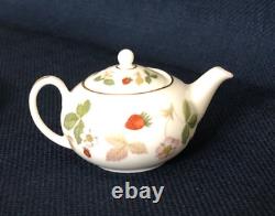 Wedgwood WILD STRAWBERRY Miniature Mini Coffee & Tea Set Made in England