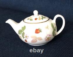 Wedgwood WILD STRAWBERRY Miniature Mini Coffee & Tea Set Made in England