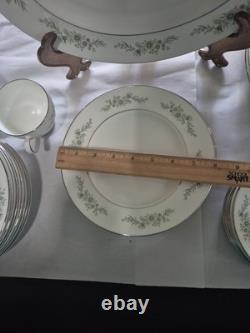 Wedgwood Westbury Bone China 50-Piece Set Made in England- Excellent Condition