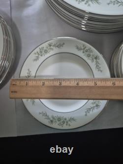 Wedgwood Westbury Bone China 50-Piece Set Made in England- Excellent Condition