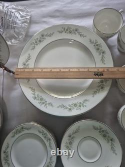 Wedgwood Westbury Bone China 50-Piece Set Made in England- Excellent Condition
