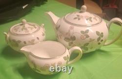 Wedgwood Wild Strawberry Teapot Sugar Bowl Creamer Tea Set Bone China England