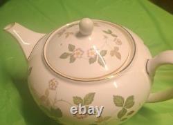 Wedgwood Wild Strawberry Teapot Sugar Bowl Creamer Tea Set Bone China England