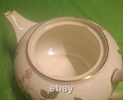 Wedgwood Wild Strawberry Teapot Sugar Bowl Creamer Tea Set Bone China England