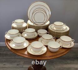 Wedgwood bone china SET of 10 FIVE-piece place settings X7000, Gold Rim, England