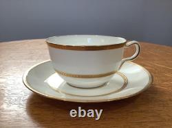 Wedgwood bone china SET of 10 FIVE-piece place settings X7000, Gold Rim, England